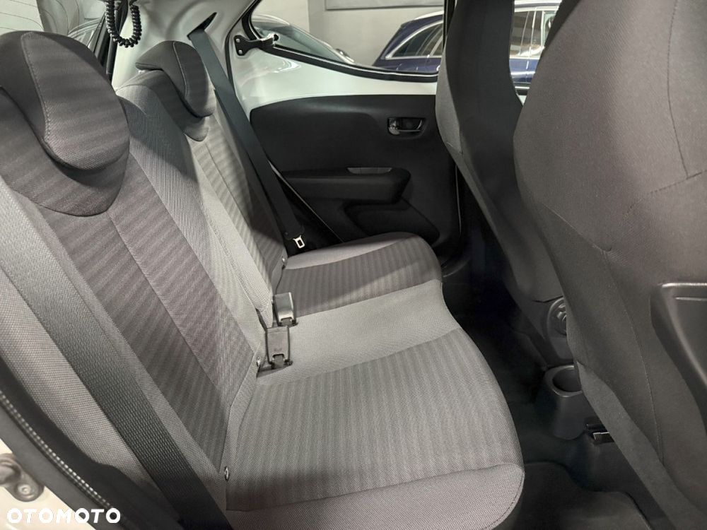 Toyota Aygo x-play connect - 32