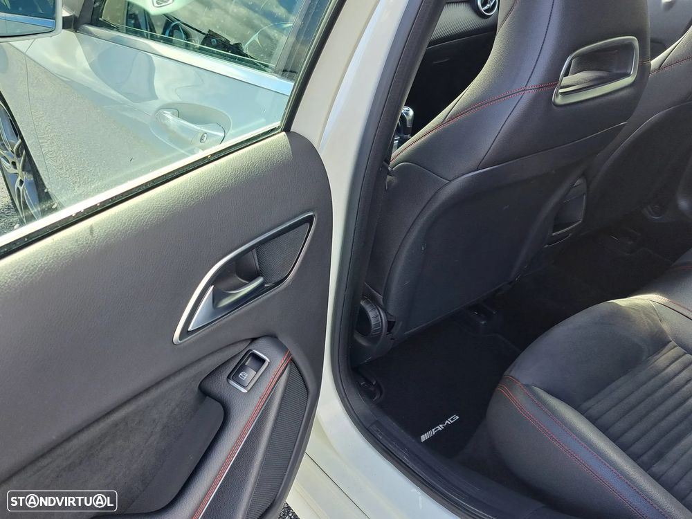 Mercedes-Benz A 180 d AMG Line - 19