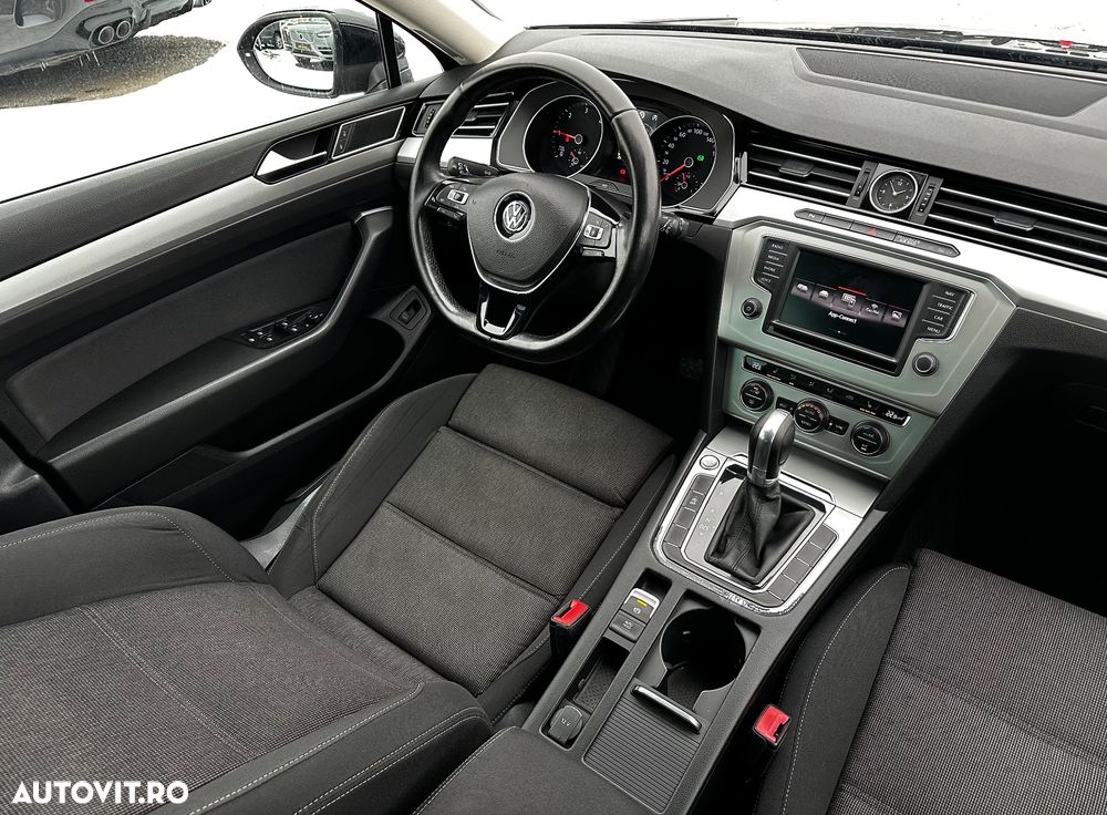 Volkswagen Passat 2.0 TDI DSG (BlueMotion Technology) Comfortline - 25