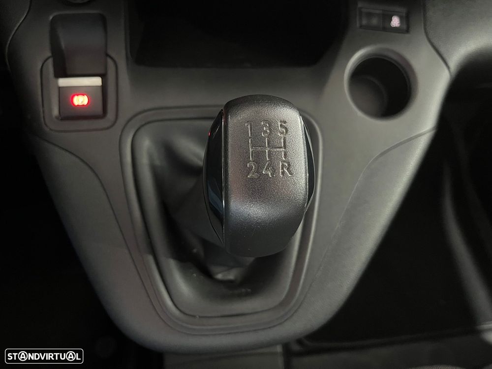 Peugeot Partner 1.6 HDI 3 LUGARES ***IVA DEDUTIVEL *** - 17