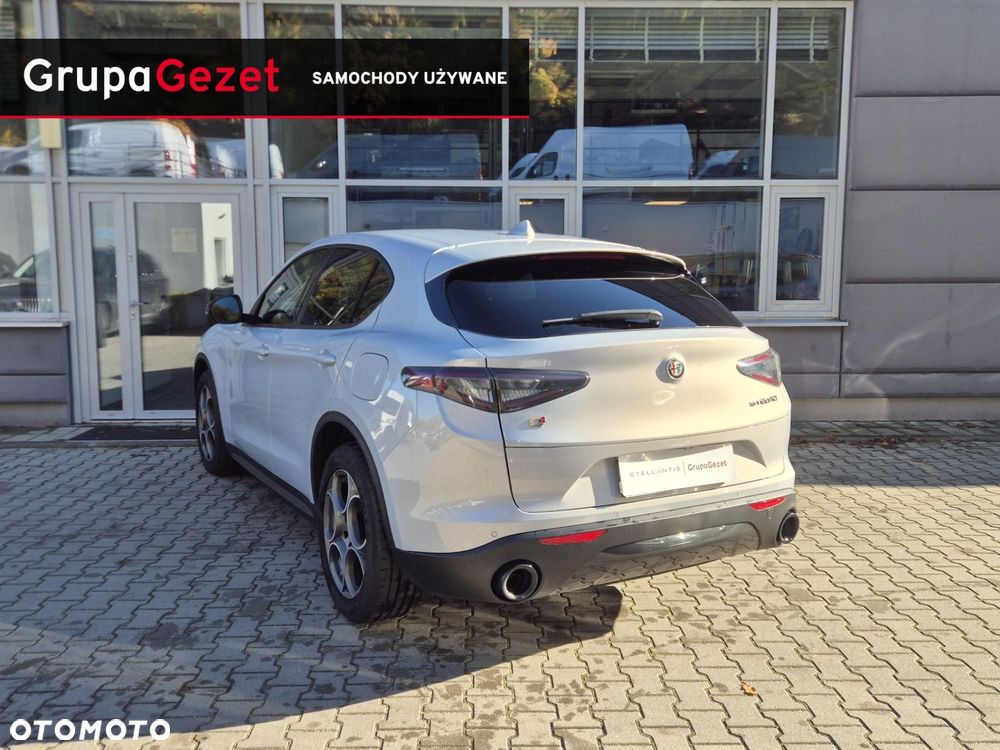 Alfa Romeo Stelvio - 4