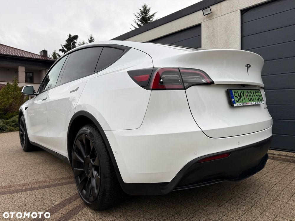 Tesla Model Y Long Range AWD - 12