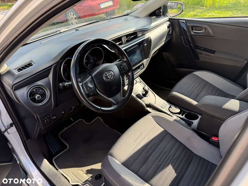 Toyota Auris Hybrid 135 Prestige - 15