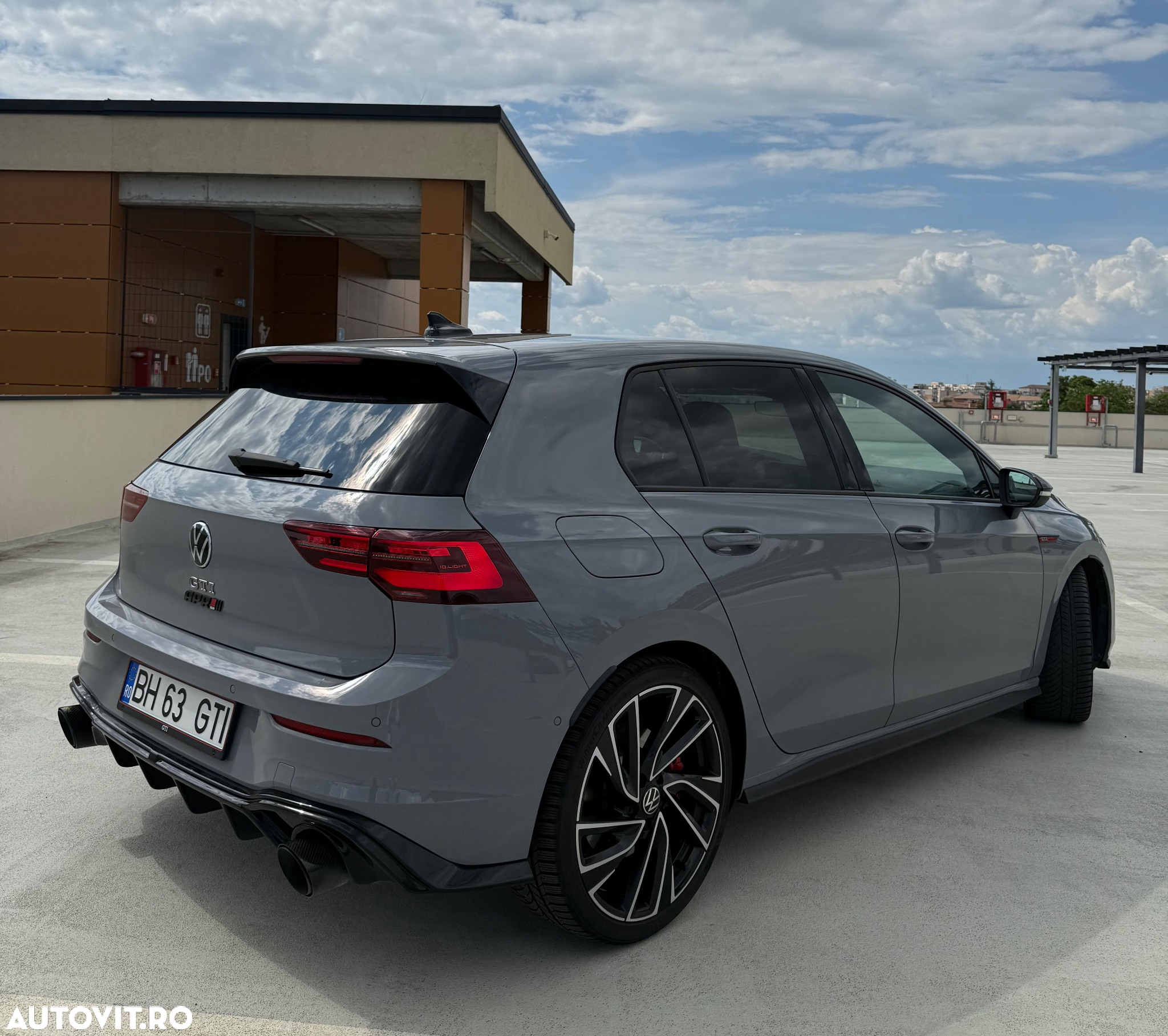Volkswagen Golf 2.0 TSI DSG GTI Performance - 2