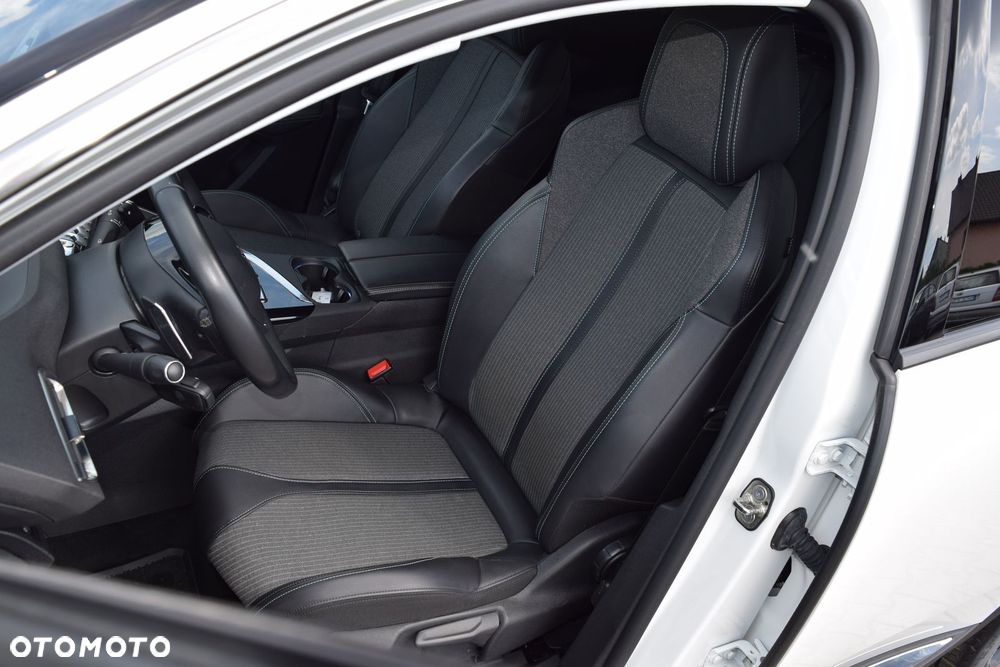 Peugeot 3008 225 e-EAT8 Allure - 19