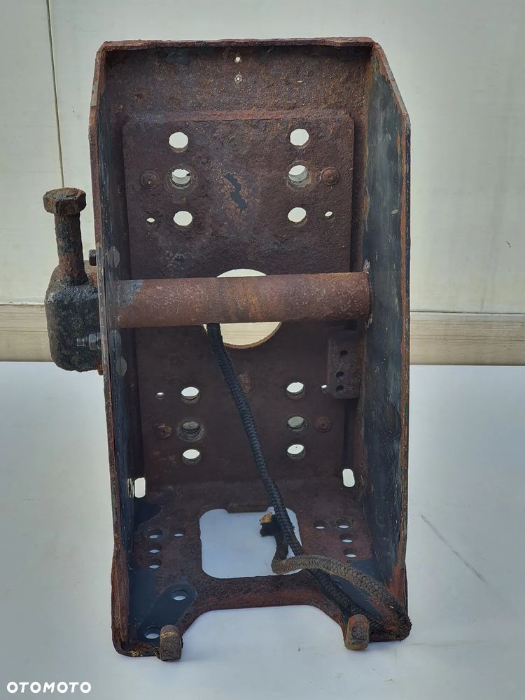 WINDA WIESZAK KOŁA ZAPASOWEGO STELAZ  IVECO EUROCARGO - 13