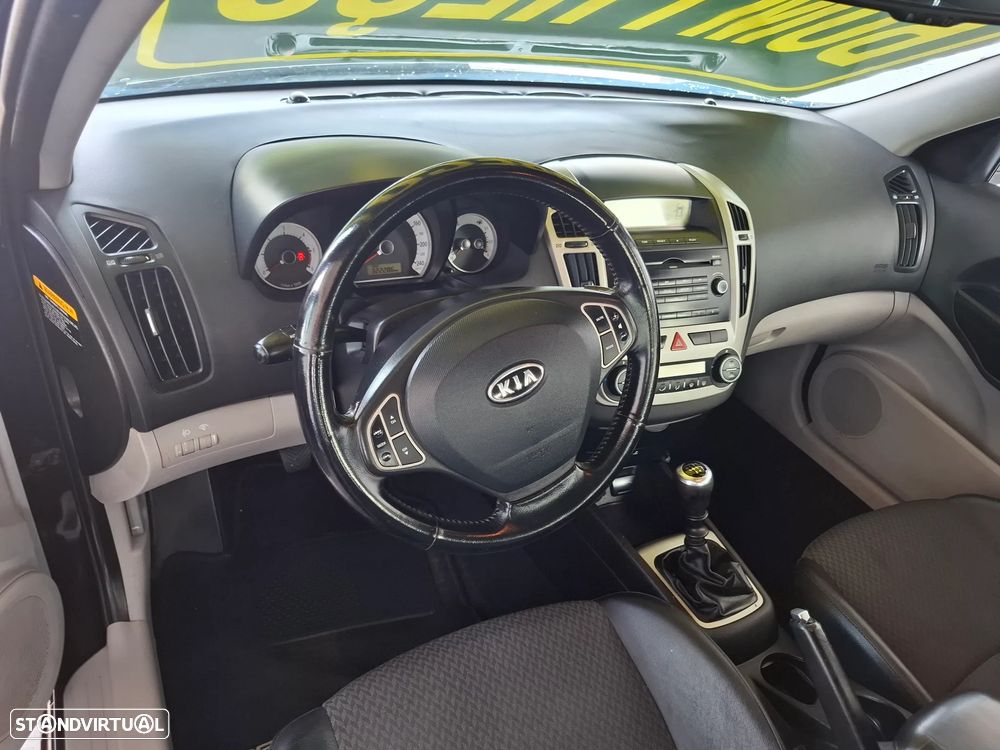 Kia Ceed SW 1.6 CRDi EX - 10