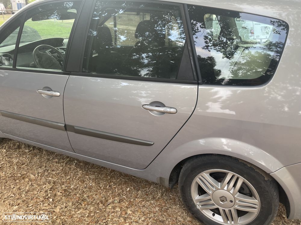 Renault Grand Scénic 1.5 dCi Confort - 4