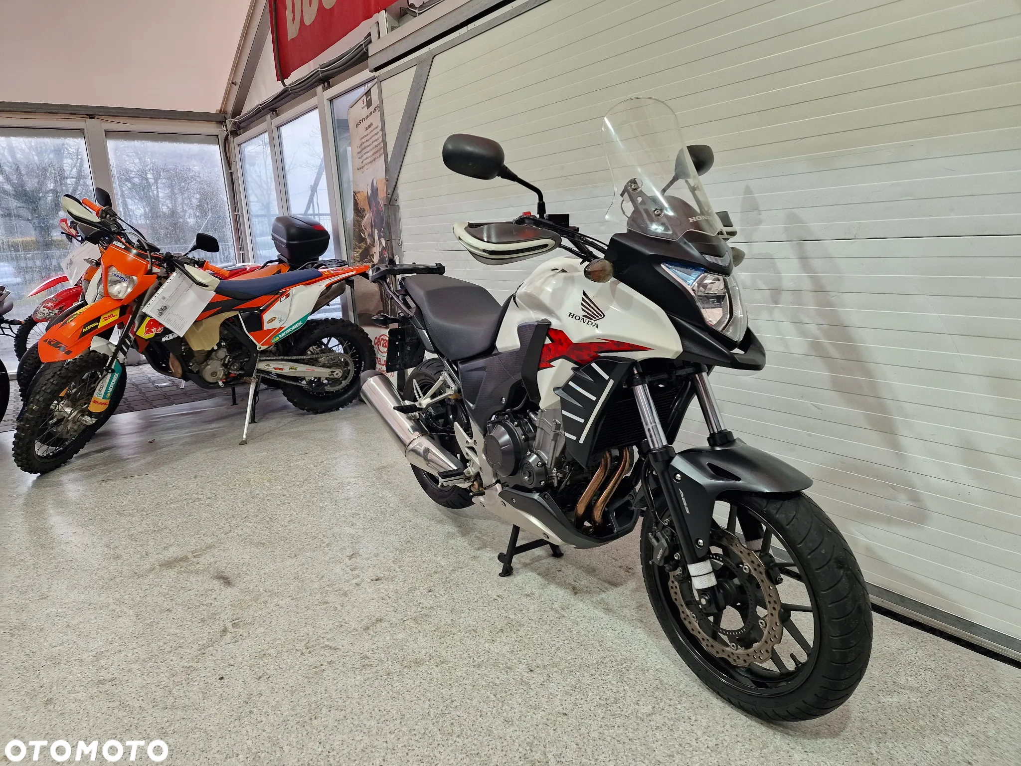 Honda CB - 12