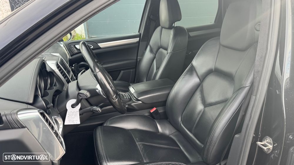 Porsche Cayenne Turbo - 8