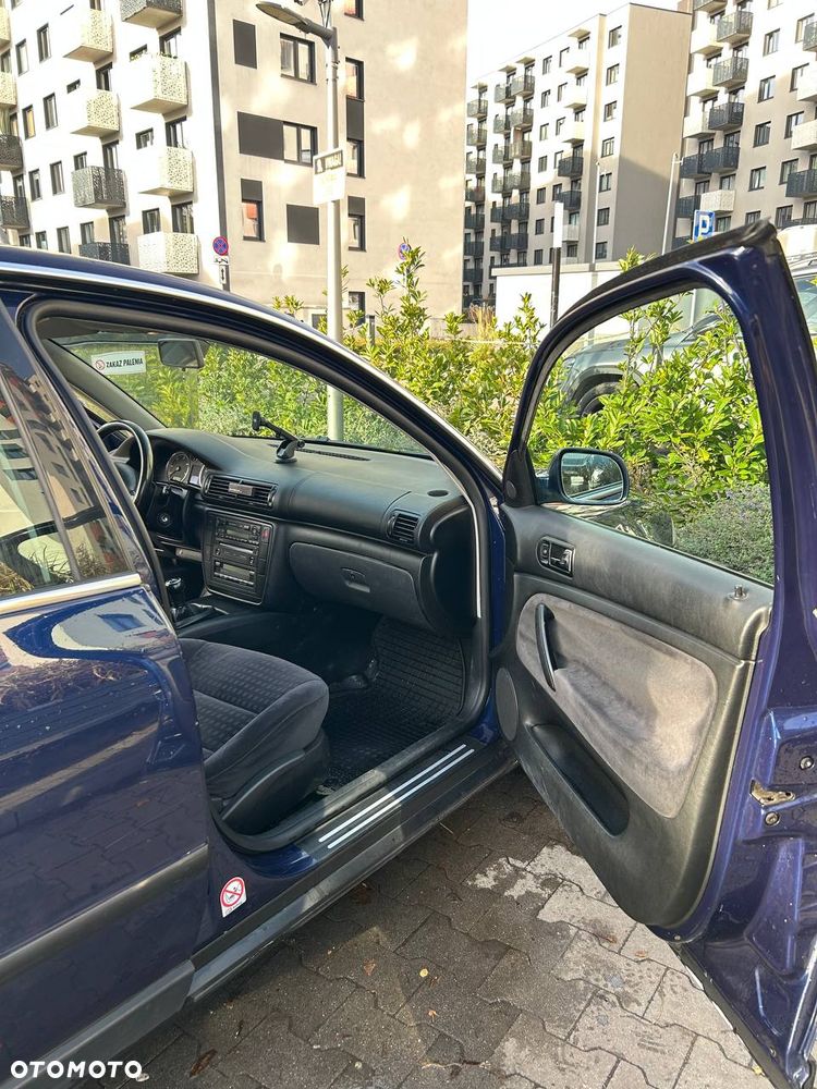 Volkswagen Passat 1.9 TDI Comfortline - 21