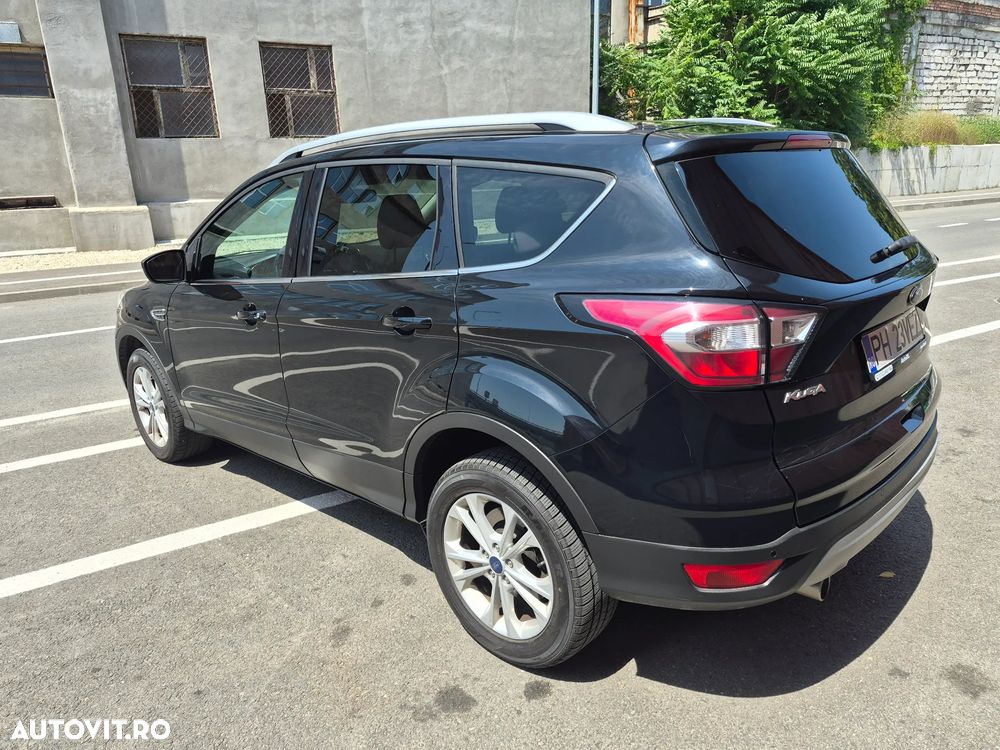 Ford Kuga 1.5 TDCi 2WD Titanium - 4