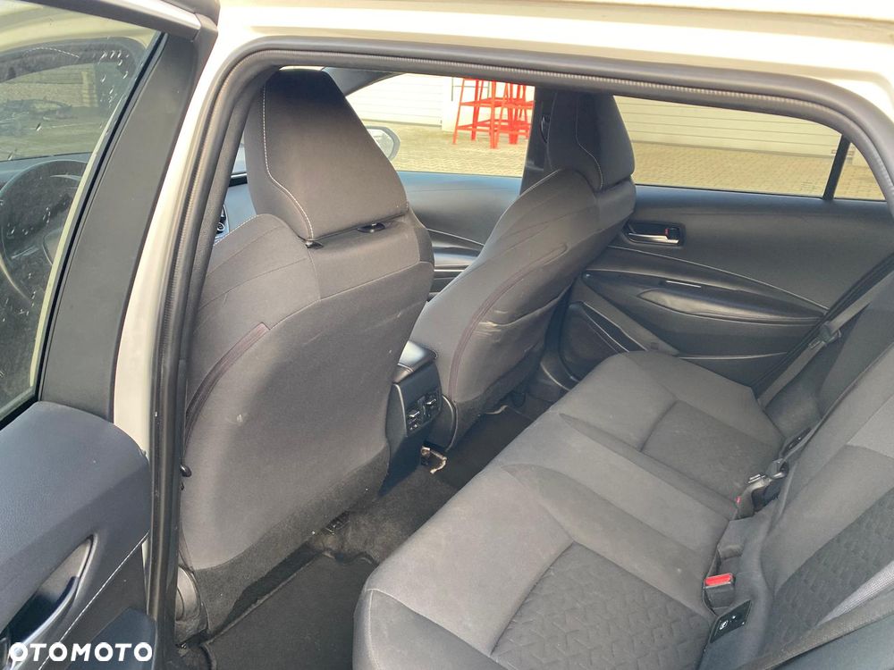 Toyota Corolla 2.0 Hybrid Executive - 11