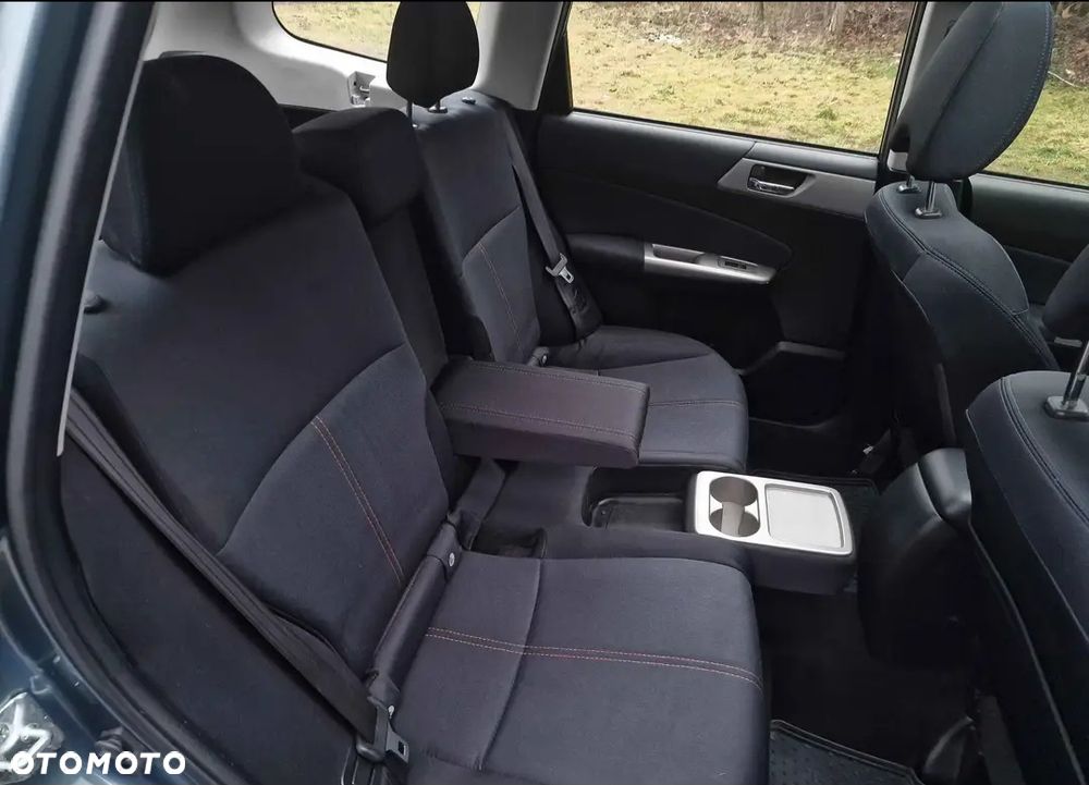 Subaru Forester 2.0D Exclusive - 9