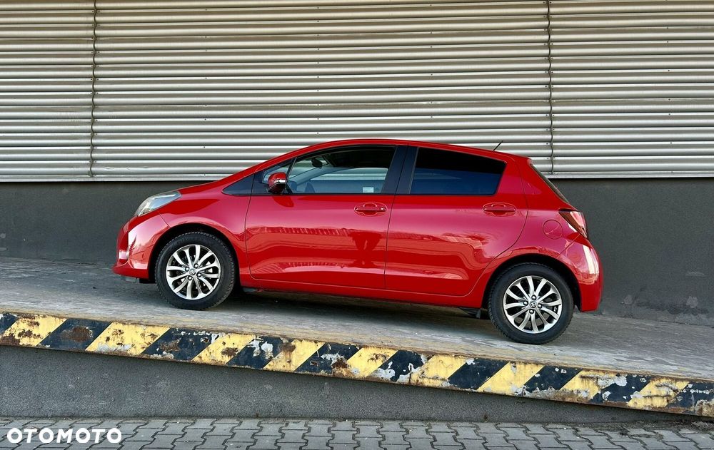 Toyota Yaris 1.33 Premium EU6 - 6