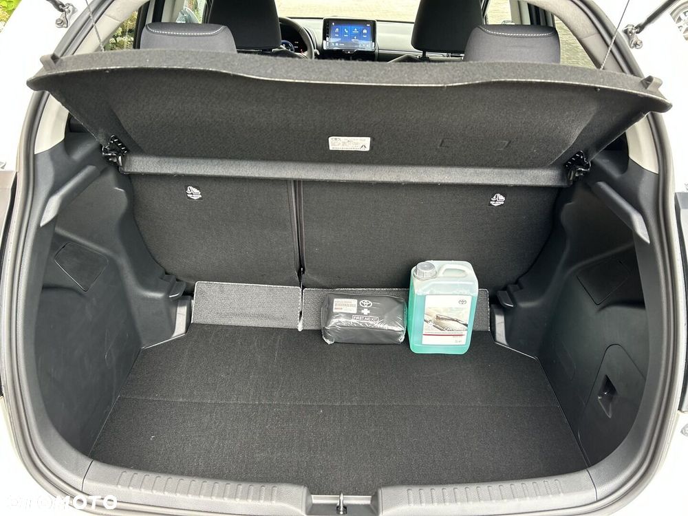 Toyota Yaris Hybrid 1.5 Style - 24