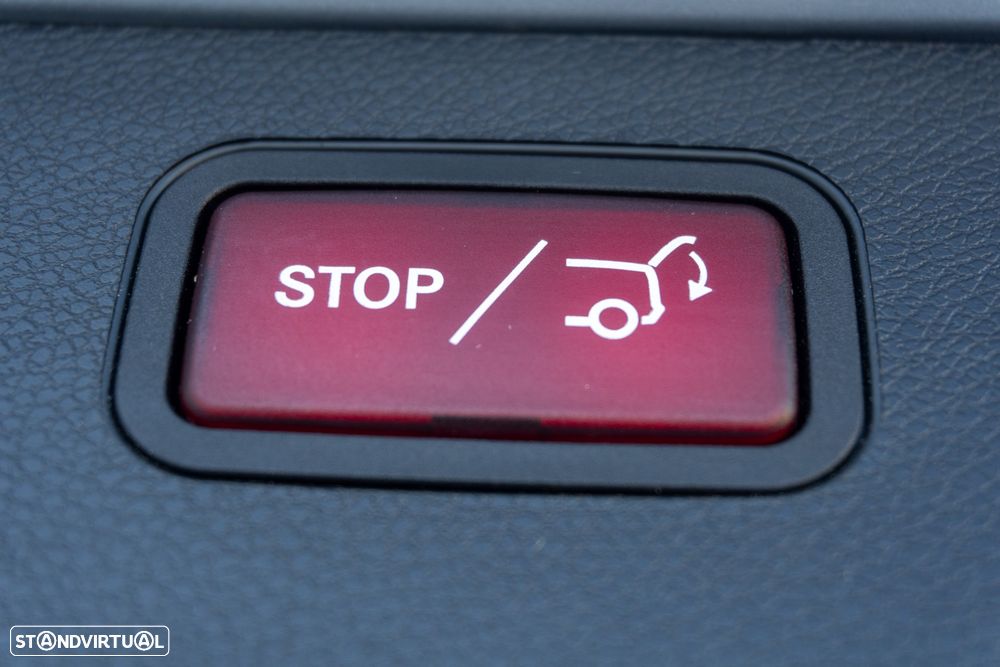 Mercedes-Benz E 300 e Station 9G-TRONIC AMG Line - 36