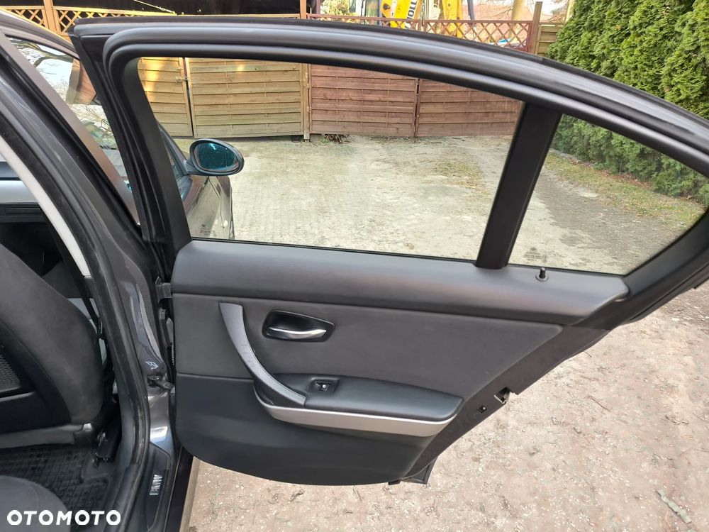 BMW Seria 3 320d DPF - 10