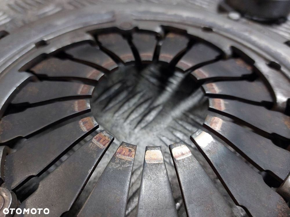 KOŁO DWUMASOWE TARCZA DOCISK ŁOŻYSKO COROLLA VERSO II 2.0 D4D - 3