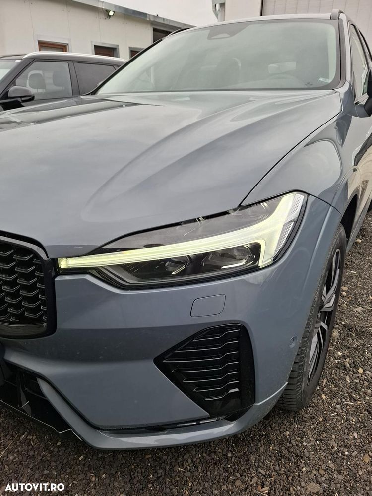 Volvo XC 60 B4 D Plus Dark - 5