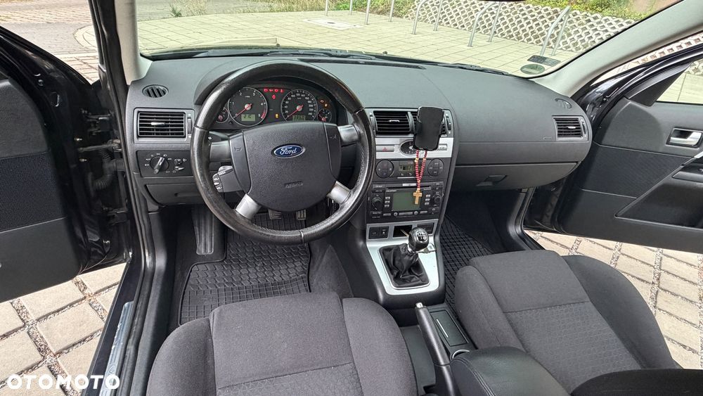 Ford Mondeo 2.0 TDCI DPF Ambiente - 21