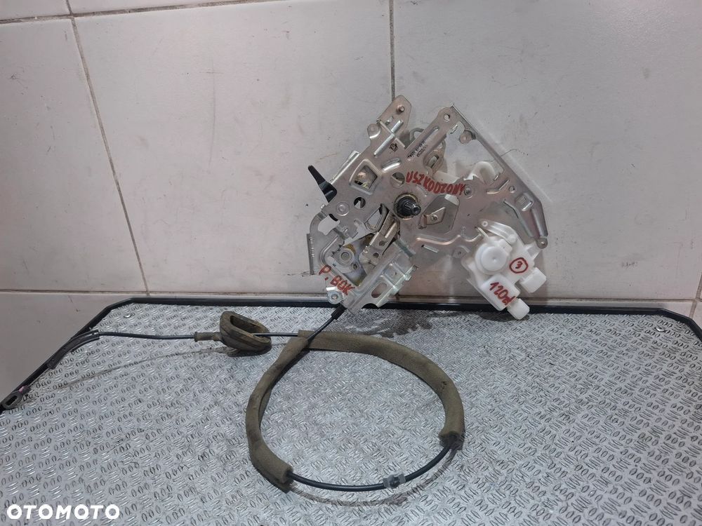 Zamek drzwi prawych przesuwnych uszkodzony jak na zdjęciu Renault Master III - 1