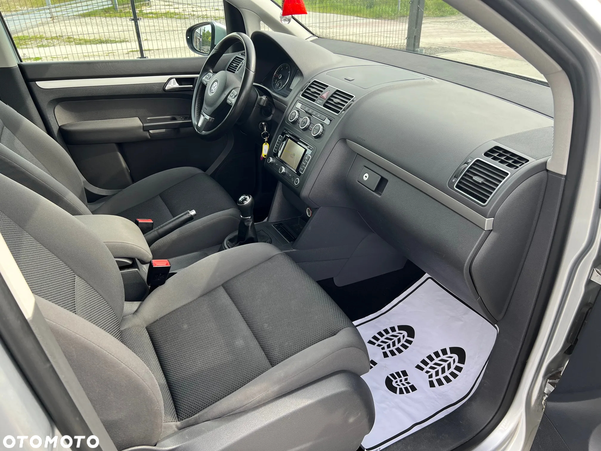 Volkswagen Touran 1.6 TDI DPF BlueMotion Technology Comfortline - 9