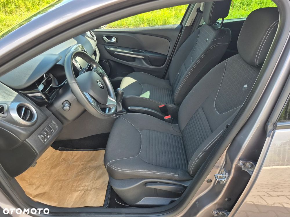 Renault Clio 1.2 16V Limited - 23