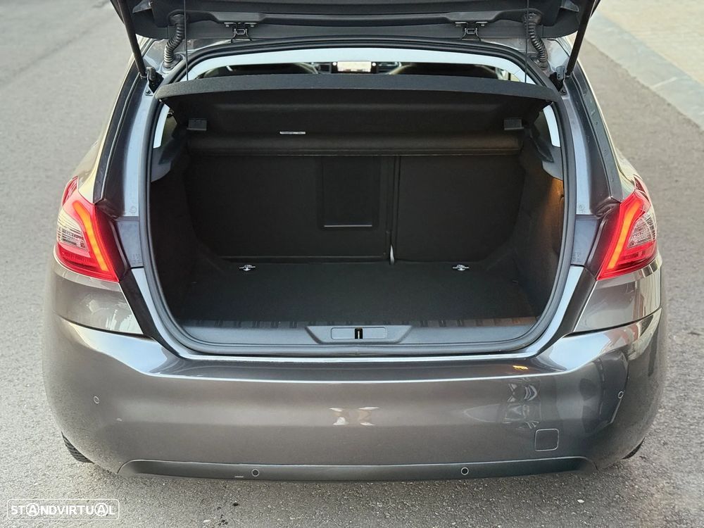 Peugeot 308 1.2 PureTech Allure - 12