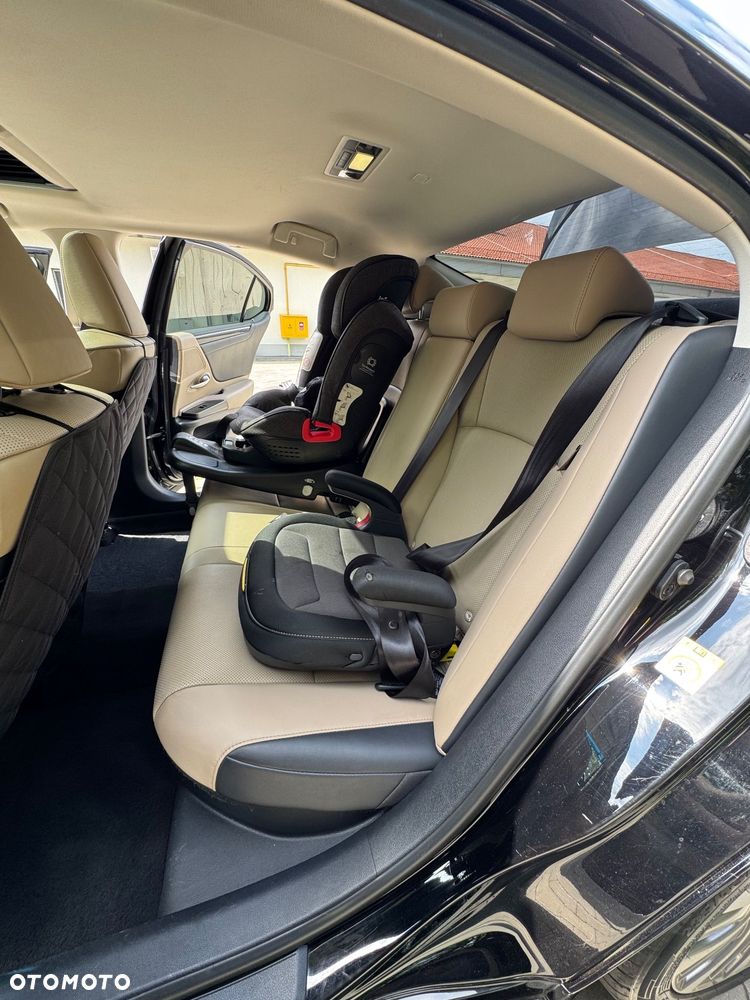 Lexus ES 300h Business Edition + - 15