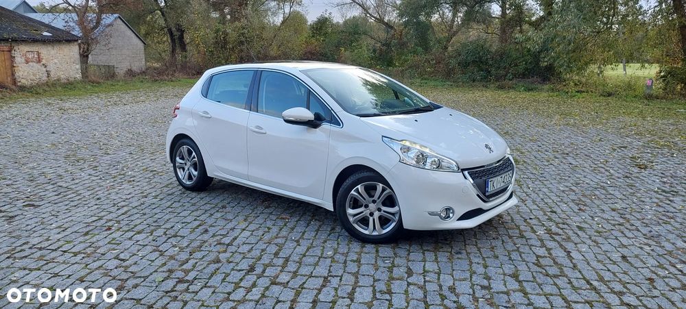 Peugeot 208 - 11