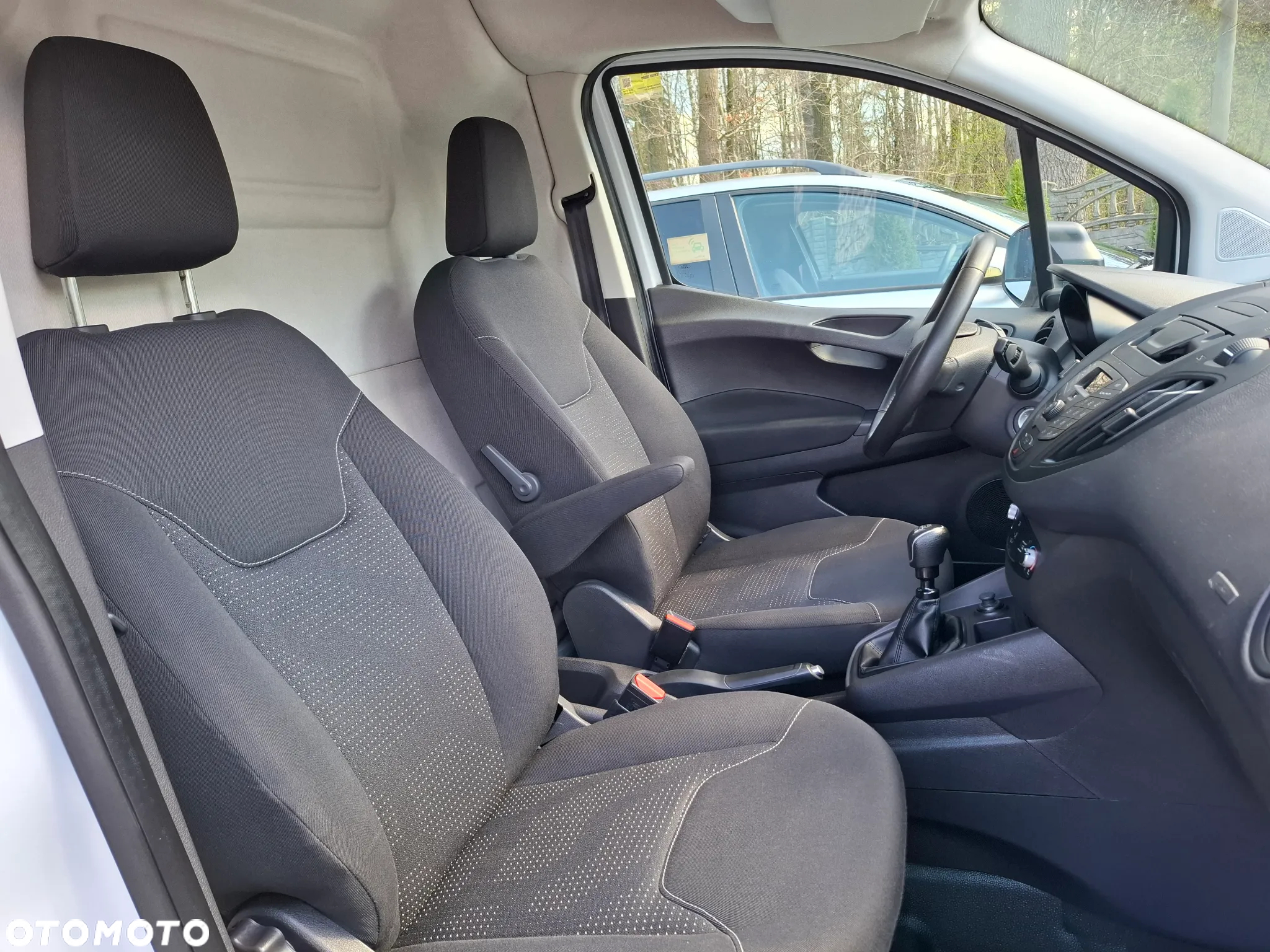 Ford Transit Courier 1.5 TDCi Ambiente - 16