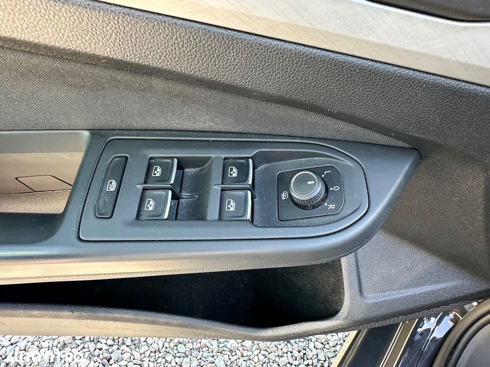 Volkswagen Golf - 10