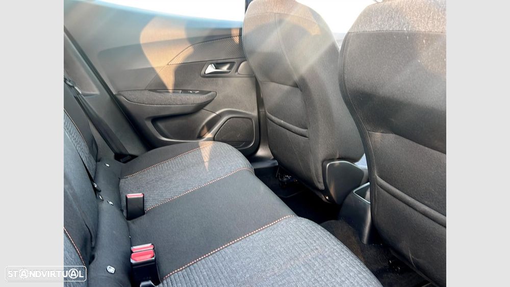 Peugeot 2008 1.2 PureTech Style — fotografia 16