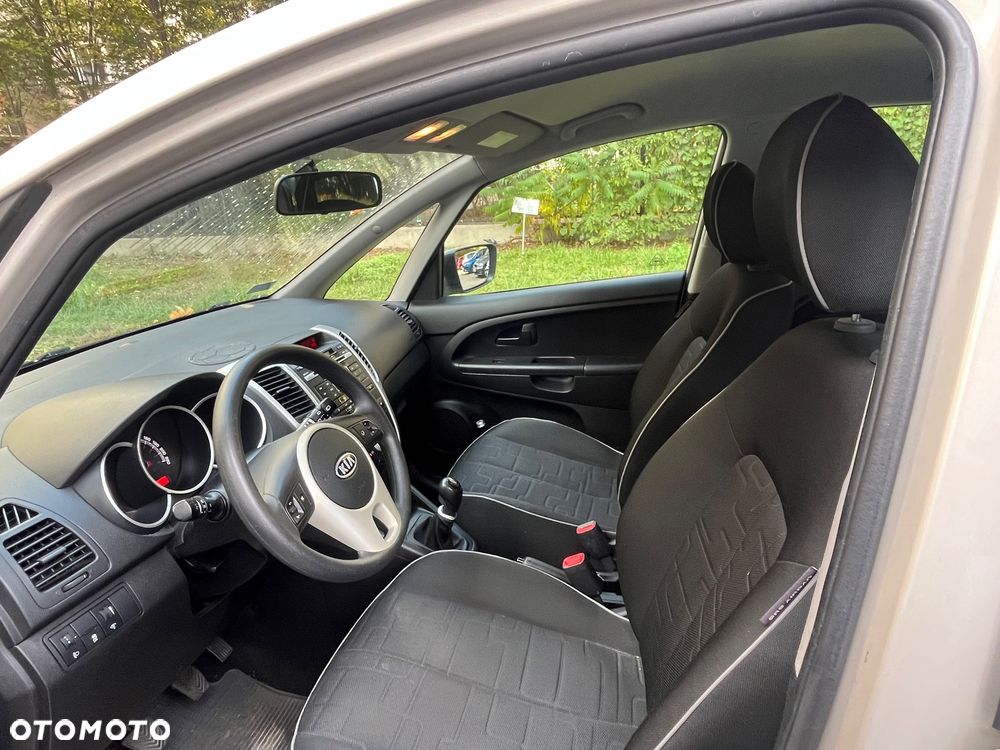 Kia Venga 1.4 L - 9
