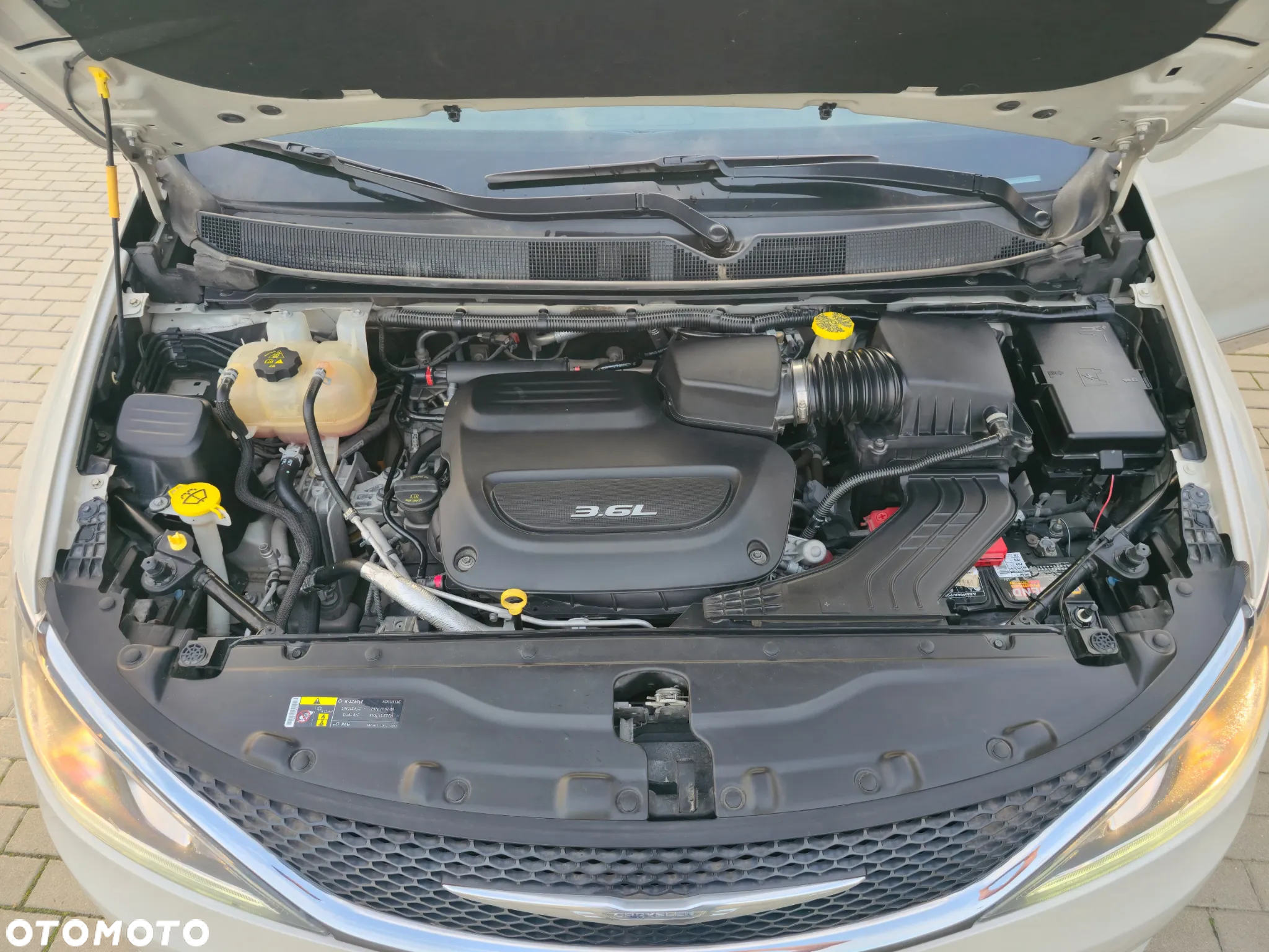 Chrysler Pacifica - 15