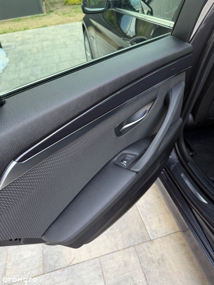 BMW Seria 5 530d xDrive - 16