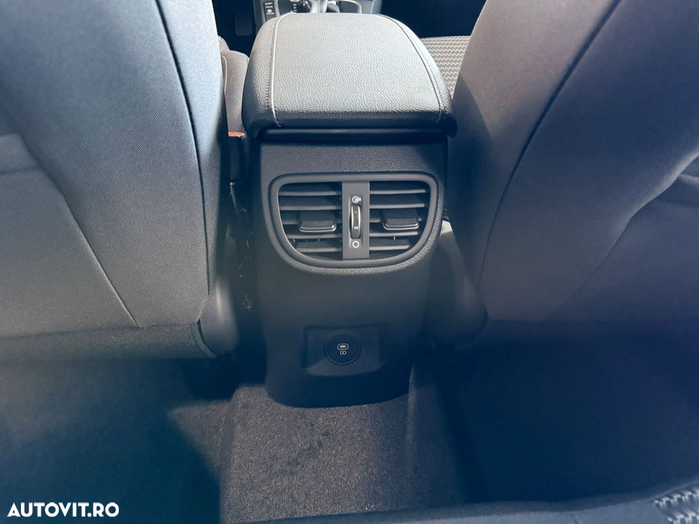Kia XCeed 1.6 T-GDI 7DCT City - 12