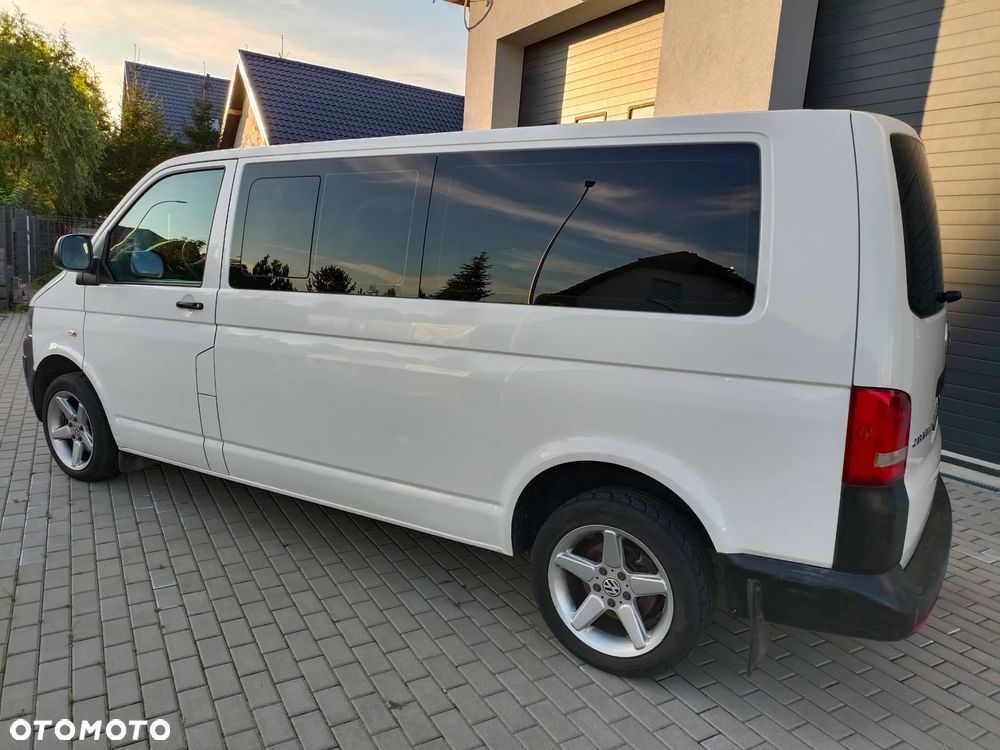 Volkswagen Caravelle - 6