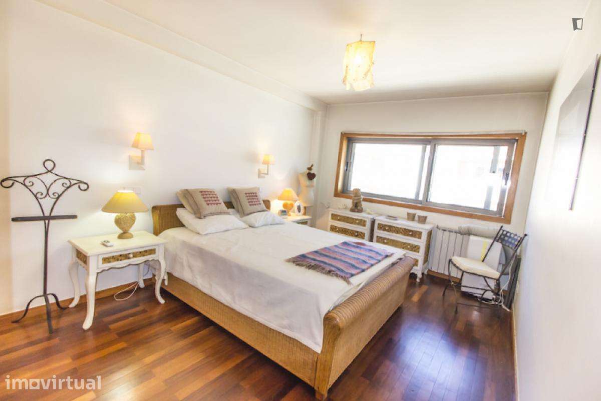 Apartamento com 3 quartos - localizado em Guimaraes - Grande imagem: 3/55
