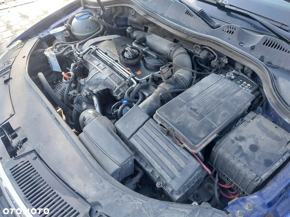 Volkswagen Passat B6 KOMBI silnik kompletny 2.0 TDI 140KM BKP Bmn Bmr Bkd Blb Bre Brf Brd Bsy Byl Bma Bwc skrzynia biegów JLU 6 biegów sprzęgło dwumasa lewarek drzwi prawe lewe przód tył klapa lusterko NIEBIESKI LC5E listwy chrom turbina turbosprężarka pompa maglownica zwrotnica zacisk kokpit panel dekory boczek drzwi tapicerka podsufitka podszybie fotel zestaw startowy sterownik szyba zamek lampa blenda wykładzina alufelgi roleta podłokietnik mechanizm tempomat kolektor osłona dolot tłumik wydech NA CZĘŚCI WSZYSTKIE CZĘŚCI - 28