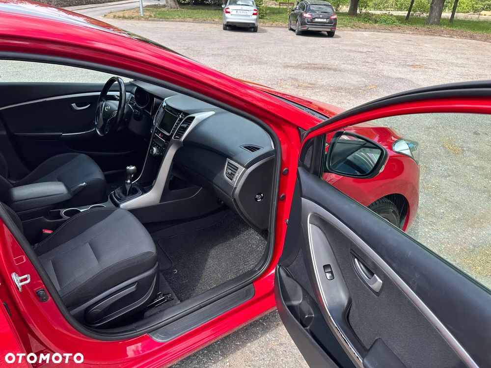 Hyundai i30 blue Kombi 1.4 YES Gold - 22