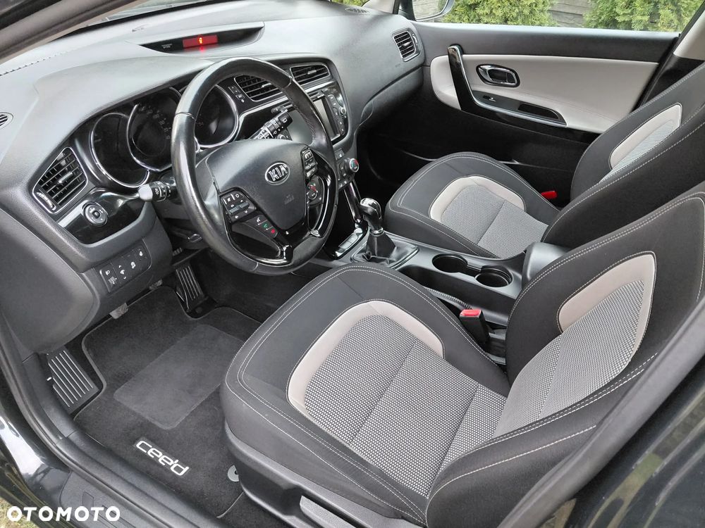Kia Ceed 1.6 CRDi 128 Platinum Edition - 13
