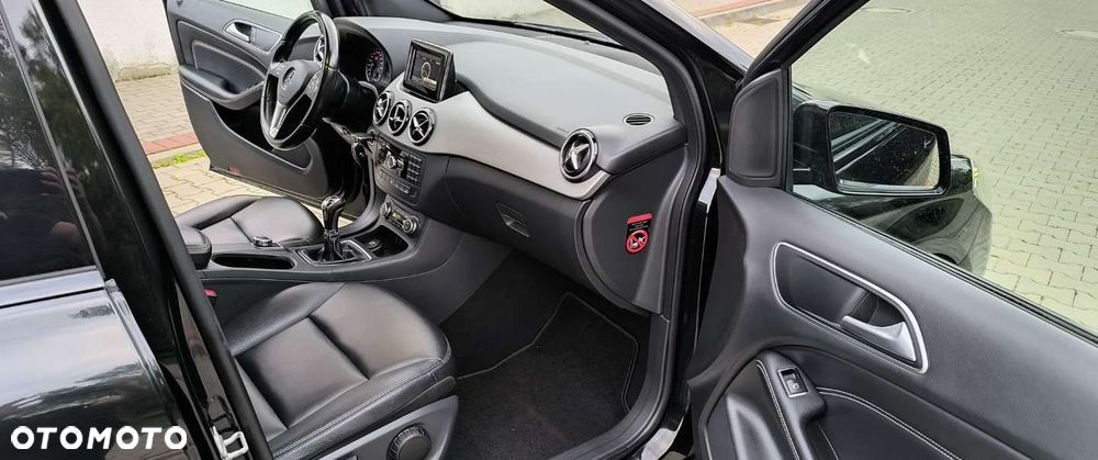 Mercedes-Benz Klasa B 200 CDI (BlueEFFICIENCY) - 38