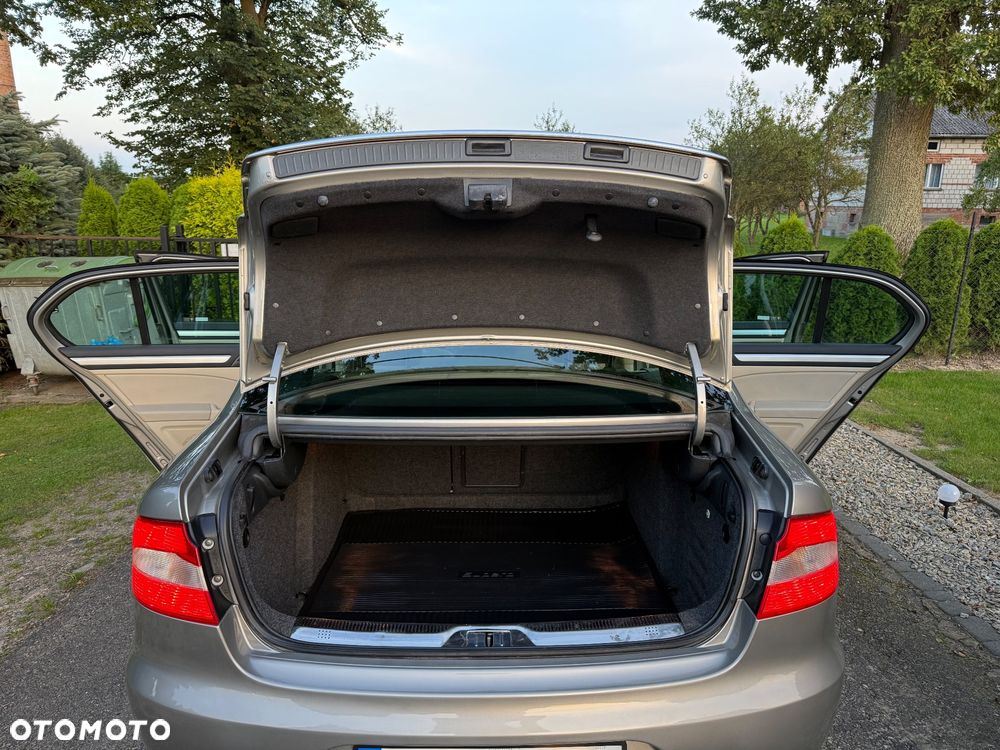Skoda Superb 2.0 TDI Business DSG - 12