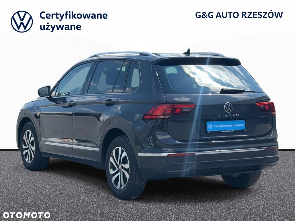 Volkswagen Tiguan - 5