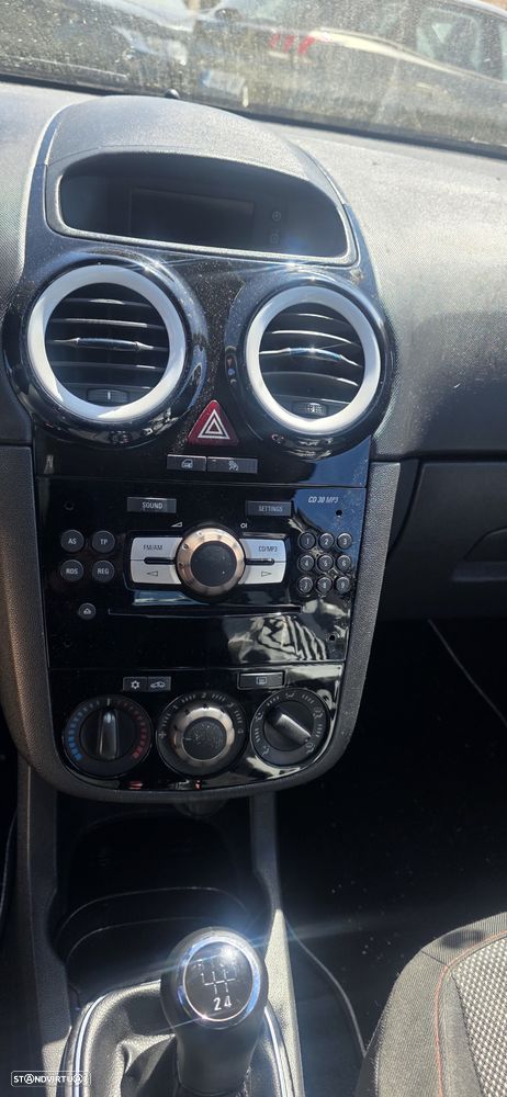 Opel Corsa 1.2 Black Edition - 24