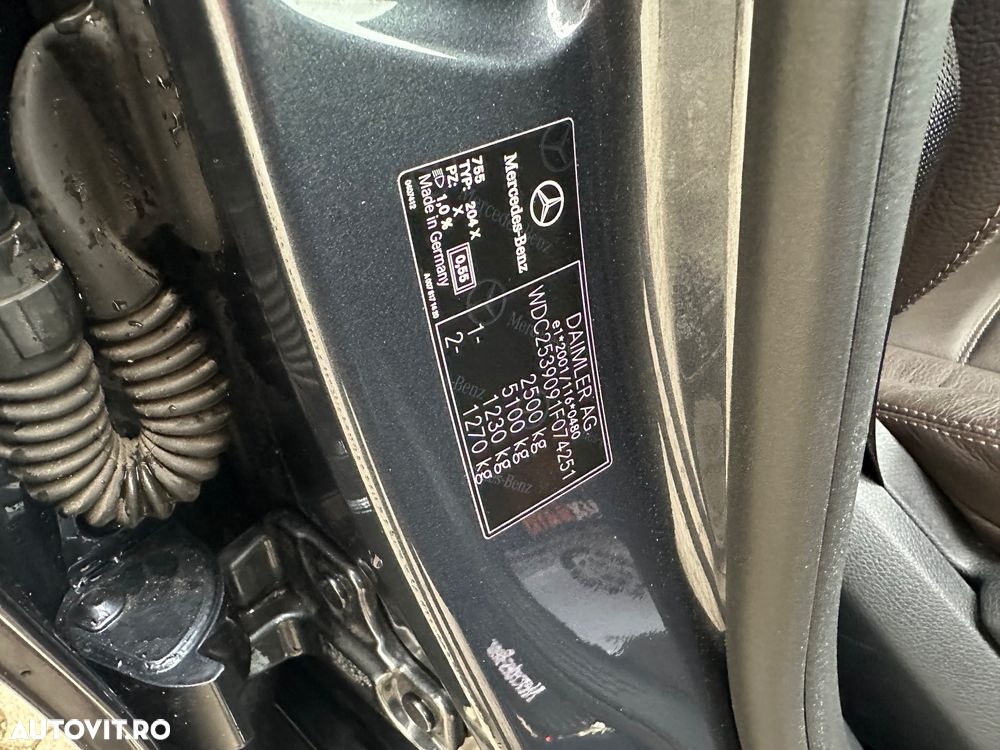 Mercedes-Benz GLC - 38