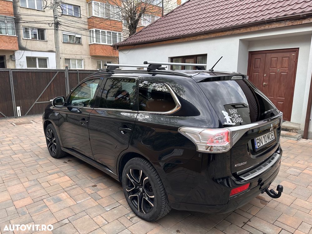 Mitsubishi Outlander - 4