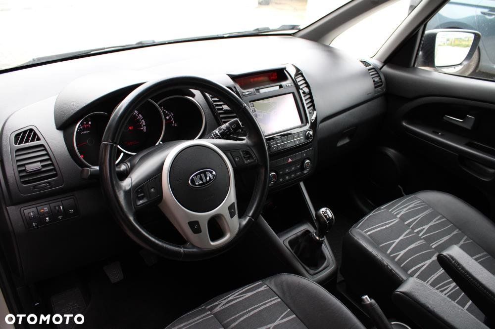 Kia Venga - 10